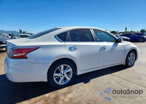 2015 Nissan Altima 2.5 z USA, uszkodzony, nr VIN 1N4AL3AP2FC147751